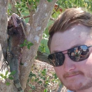 Meet your Posher, Lee